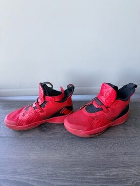 Air Jordan 33 “University Red” Sneakers